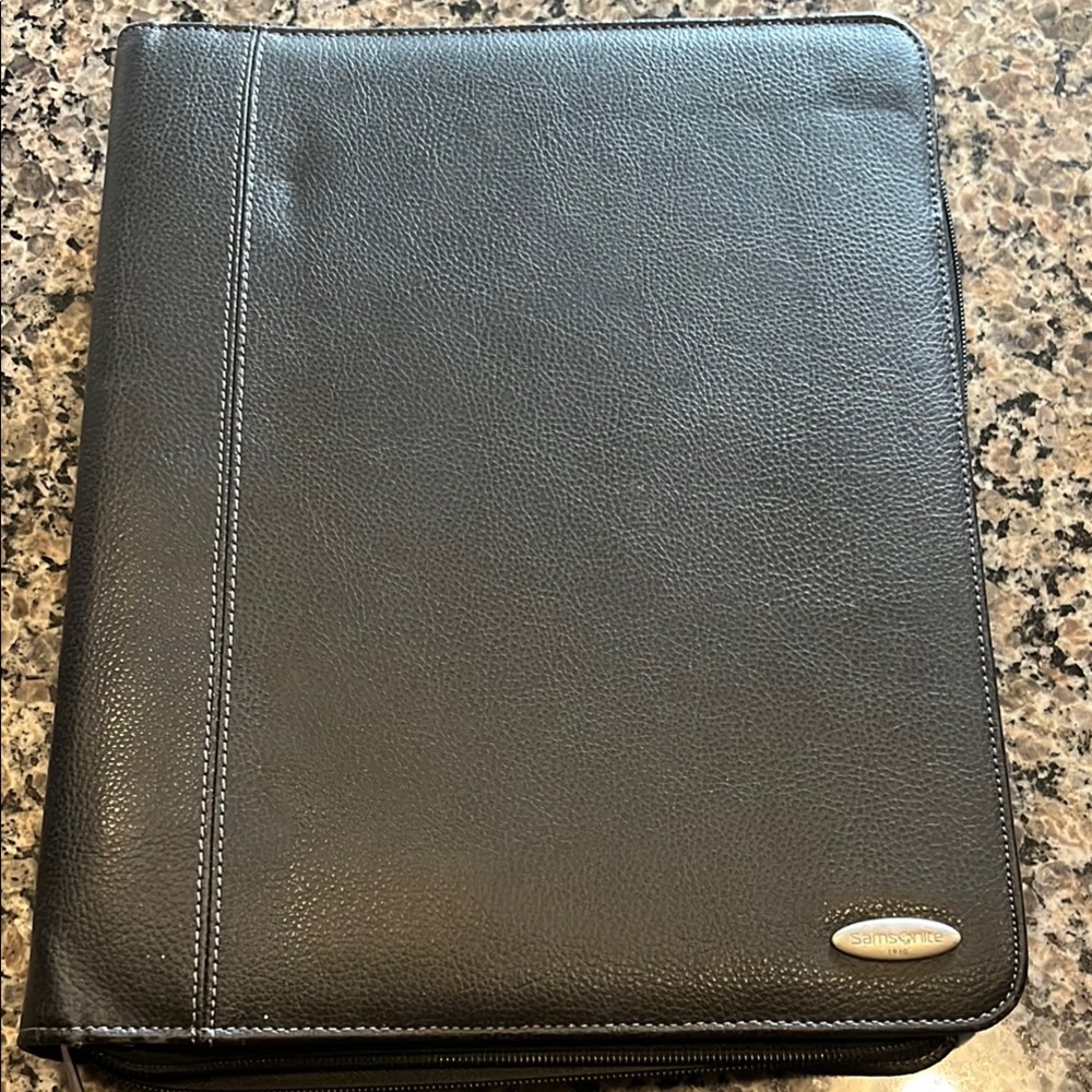 Samsonite Black Leather Tablet Case with Sleek Design